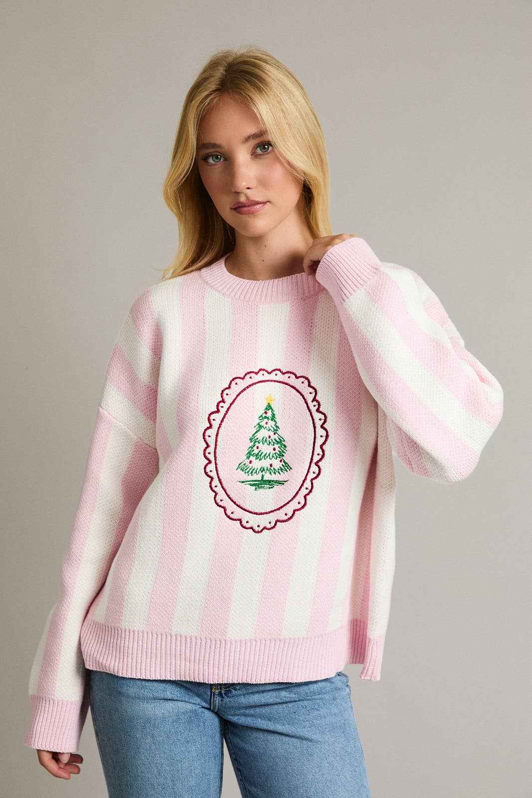 STRIPE KNIT SWEATER TOP WITH TREE EMBROIDERY: LT PINK-WHITE STRIPE / XS