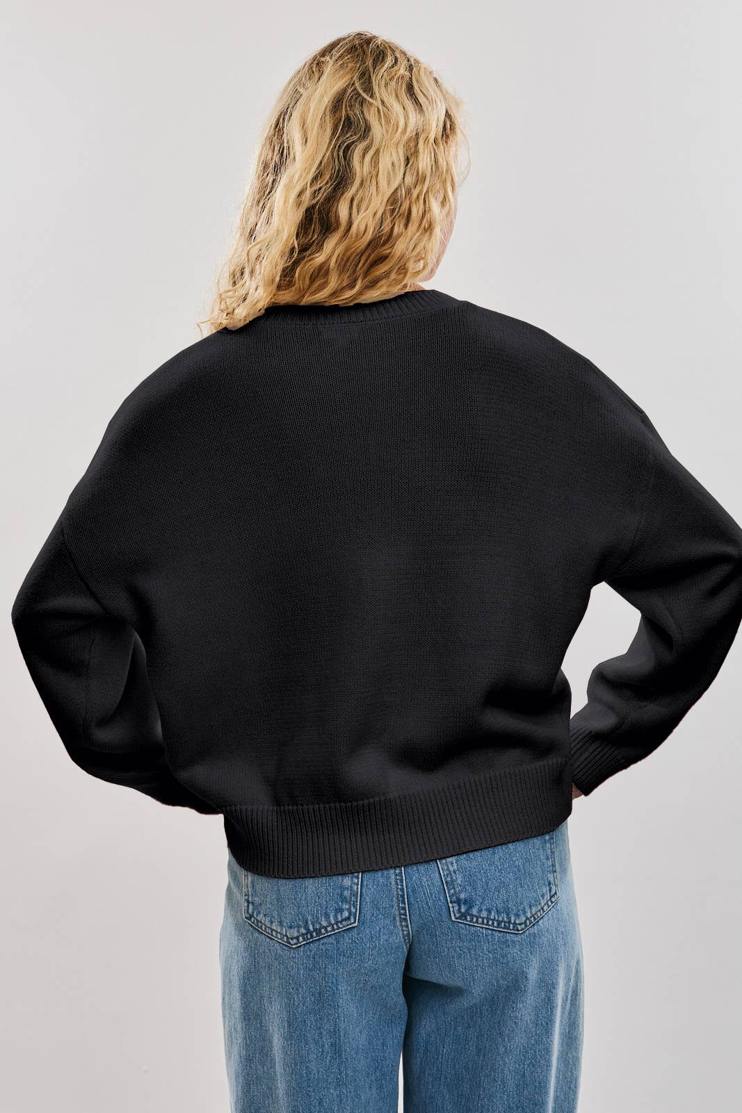 LONG SLEEVE CREW NECK CHRISTMAS TREE SWEATER: Black / L