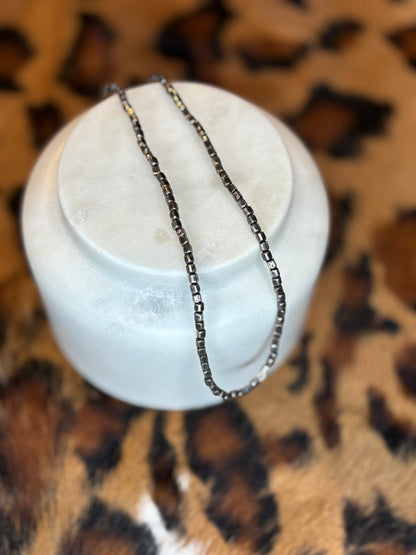 2.5mm Box Navajo Pearls